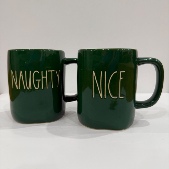 Rae Dunn Artisan Collection NAUGHTY & NICE Coffee 2 Mug Set Christmas Green New - Picture 1 of 9